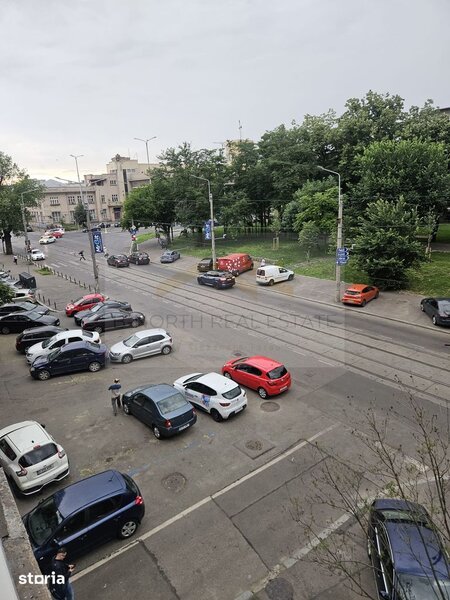 Doua camere de inchiriat vedere spre parc, langa gara, etaj 2