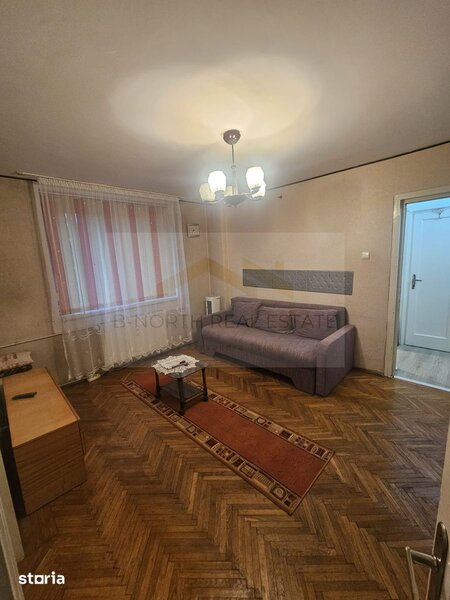 Doua camere de inchiriat vedere spre parc, langa gara, etaj 2